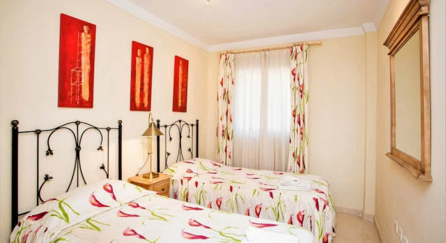 Elviria 3 bed apartment close to beach JP4D