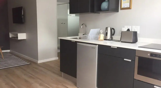 Студия Business Central Claremont Garden Apartment
