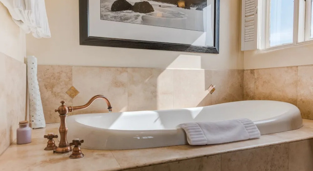 Двухместный номер Premium с частичным видом на океан L Auberge Carmel