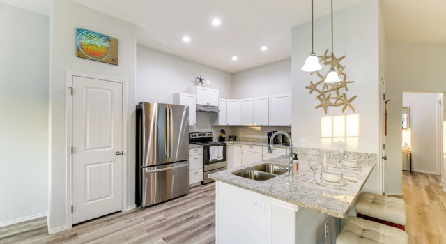 Коттедж Bright Rockport Vacation Rental w/ Community Pool!