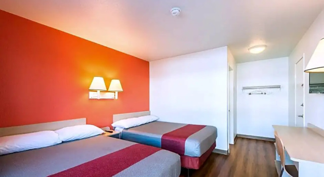 Четырёхместный номер Standard Motel 6 Reno West