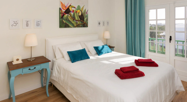 Apartamento OM con piscina y vistas al mar, Забронировать Апартаменты/квартира Отели Канарских островов с бассейном, Бассейн