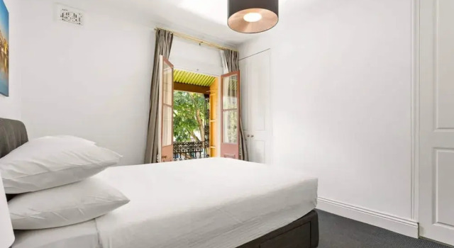Апартаменты Traditional 2-bed Terrace House in Millers Point