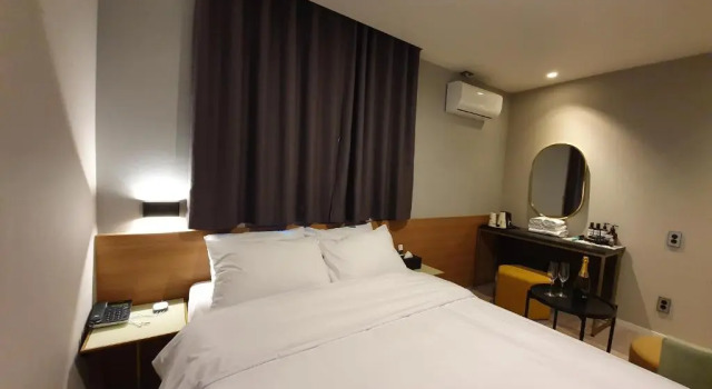 Двухместный номер Standard Brown-Dot Hotel