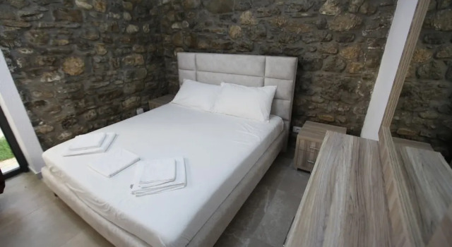Bunec Beach Resort, Đặt Khu nghỉ dưỡng Himare Vlorë County