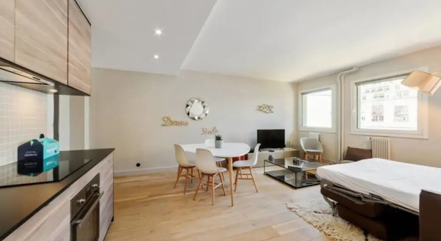 Beautiful 4p Apartment Near Eiffel Tower, Забронировать Апартаменты/квартира 15-й округ: Порт-де-Версаль Париж, рядом с Espace Nadeshiko Paris France
