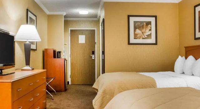 Двухместный номер Standard с видом на город Clarion Hotel & Suites Riverfront