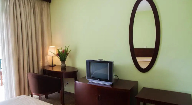 Люкс Executive c 1 комнатой с видом на окрестности Gorillas Volcanoes Hotel