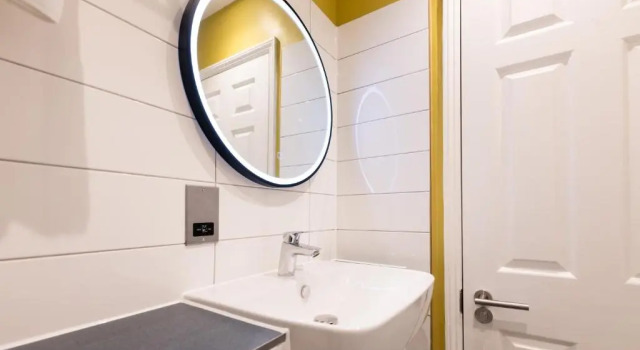Четырёхместный номер Standard Byron Hotel