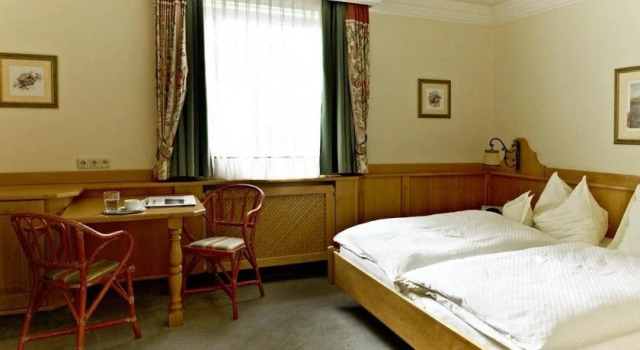 Hotel Lindner, Book Hotel  
