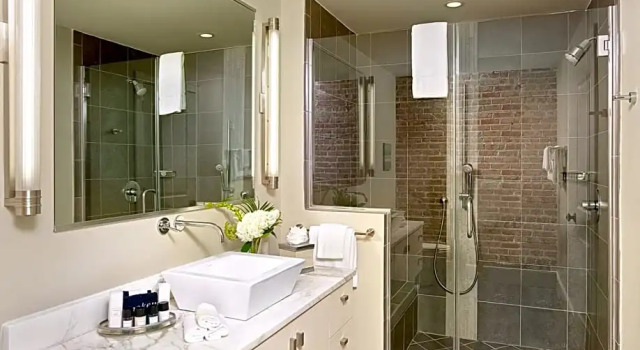 Четырёхместный номер Standard с 2 комнатами The Restoration Hotel