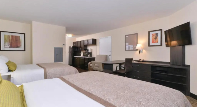 Четырёхместный люкс Candlewood Suites Casper by IHG