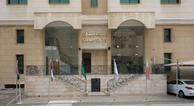 Safari Hotel Suites