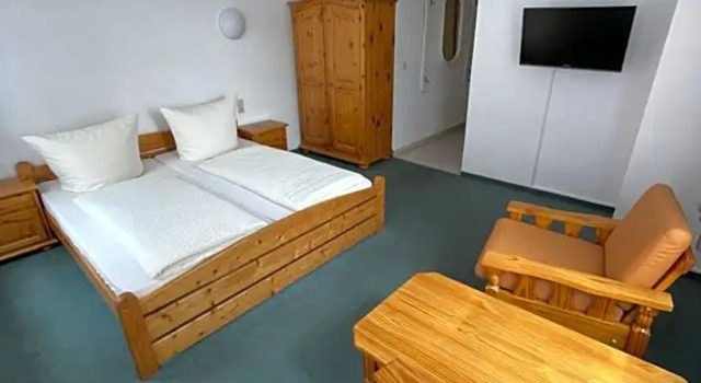 Hotel Garni „zum Bären“, Забронировать Отель Бад-Шандау Saxon Switzerland, рядом с Информационный центр национального парка «Саксонская Швейцария»