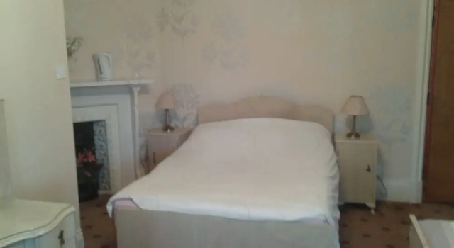 Четырёхместный семейный номер Standard с видом на сад Oakfield Lodge Guest House Stockport