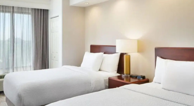 Четырёхместный люкс с видом на горы SpringHill Suites Boulder Longmont