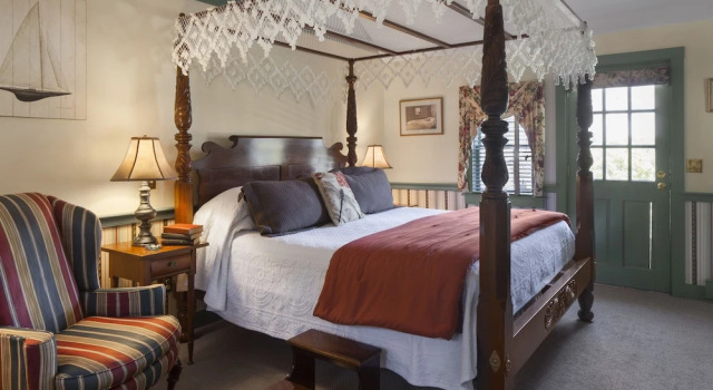 Номер Superior Captains House Inn