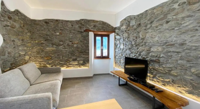 Independent Stone House with Lake View, Boek Hotel Musso Comomeer