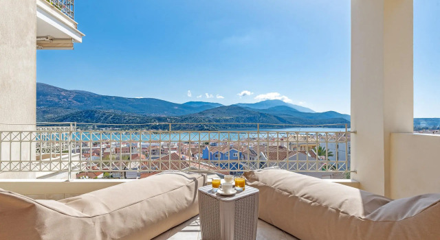 Alexandra's Cozy Sea View Apartment