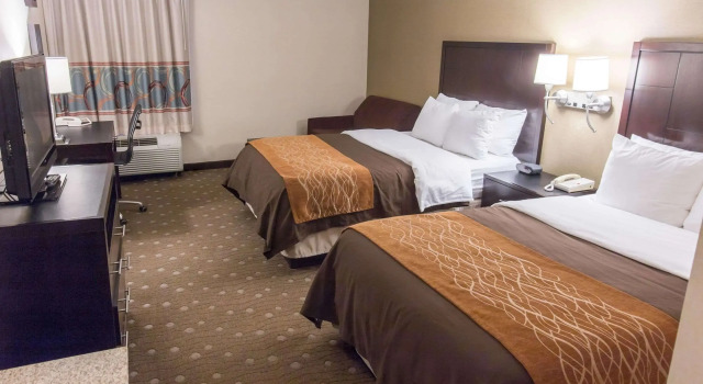 Четырёхместный номер Standard Comfort Inn Pittsburgh Crafton