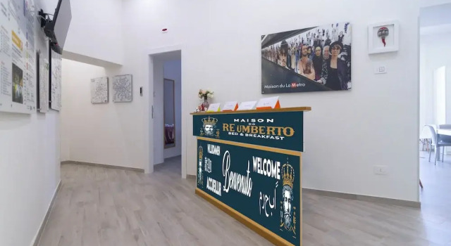 Maison do re umberto, Забронировать Отель «постель и завтрак» Отели Неаполя 3 звезды, рядом с Кафедральный собор Неаполя, 3*