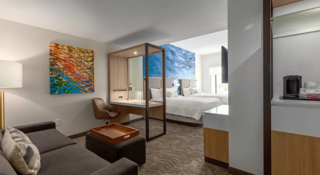 Четырёхместный люкс SpringHill Suites by Marriott Bradenton Downtown/Riverfront