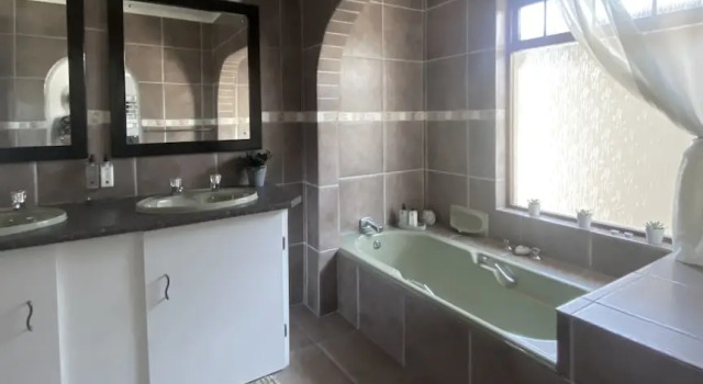 Номер Comfort Dolphin Circle Bed and Breakfast