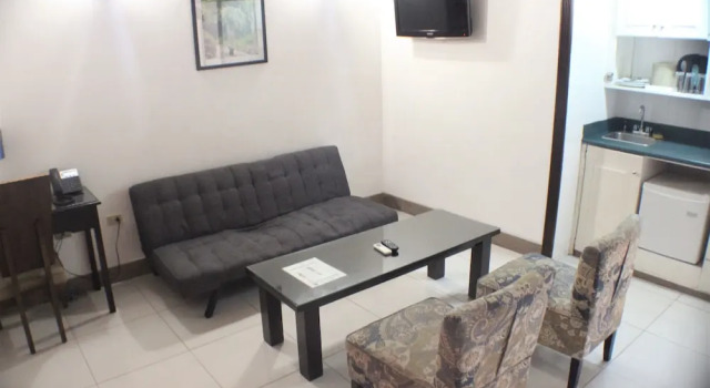 Полулюкс Altamont Court Hotel