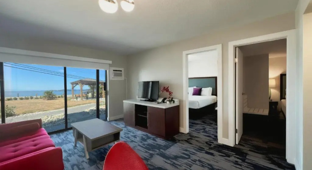 Люкс с 2 комнатами The Oceanside, a Coast Hotel