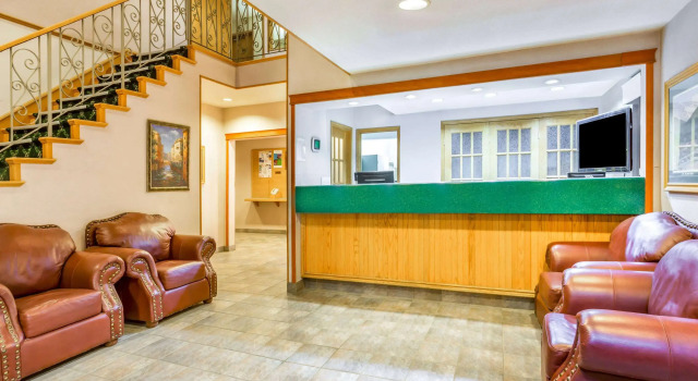 Howard Johnson by Wyndham Fort St. John, Buchen Sie Hotel  
