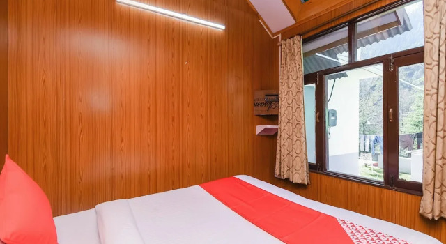 Люкс OYO 9480 Sun N Snow Resort