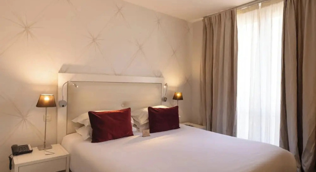 Двухместный номер Classic с красивым видом из окна Hotel Renoir