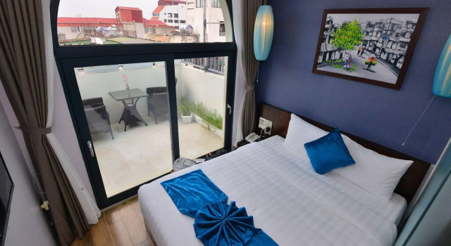 Bella Premier Hotel & Rooftop Skybar