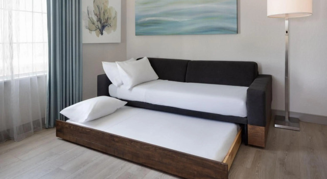 SpringHill Suites by Marriott New Smyrna Beach, Забронировать Отель Нью-Смирна-Бич Daytona Beach Area, рядом с Общественная объединённая методистская церковь Коронадо