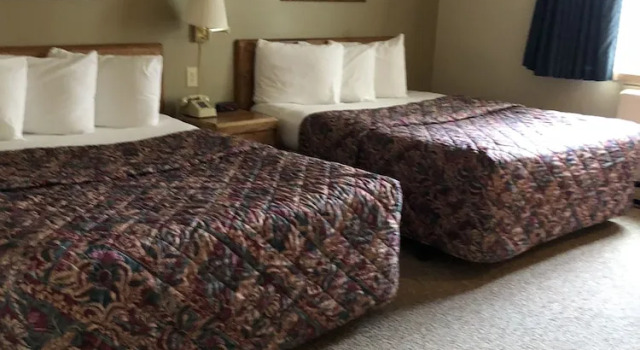 Четырёхместный номер Standard Value Host Motor Inn
