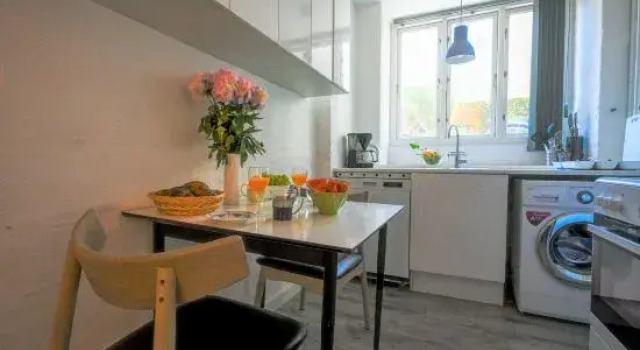 Апартаменты Lake - Pleasant 2-bdr Apt in City Center