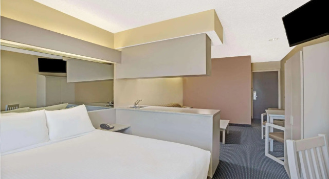 Двухместный люкс Microtel Inn & Suites by Wyndham Houston/Webster/Nasa/Clearlake