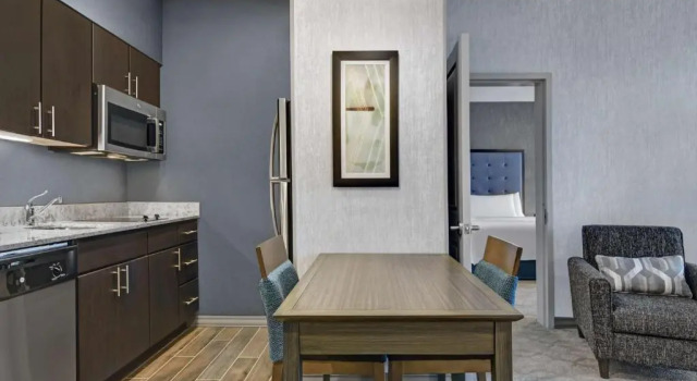 Четырёхместный люкс c 1 комнатой Homewood Suites by Hilton Edison Woodbridge