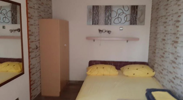 Apartments Pericic, Varaa Huoneisto Hotellit Strožanac pysäköinnillä, Pysäköinti