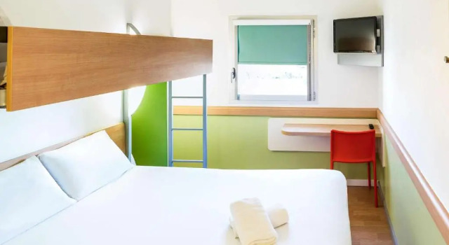 Трёхместный номер Standard ibis budget Leicester