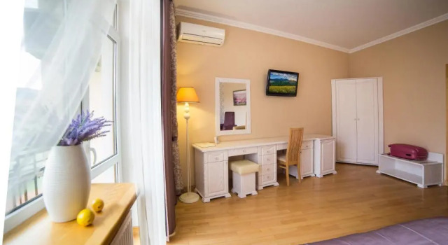 Hotel Tustan, Prenota Hotel Skhidnytsia 