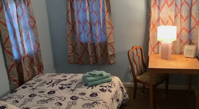 Коттедж с 2 комнатами Pink Flamingo At The Beach 2 Bedroom Cottage by RedAwning