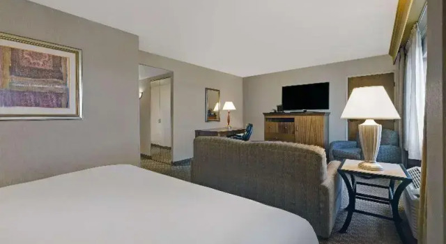 Полулюкс с видом на горы DoubleTree by Hilton Grand Junction