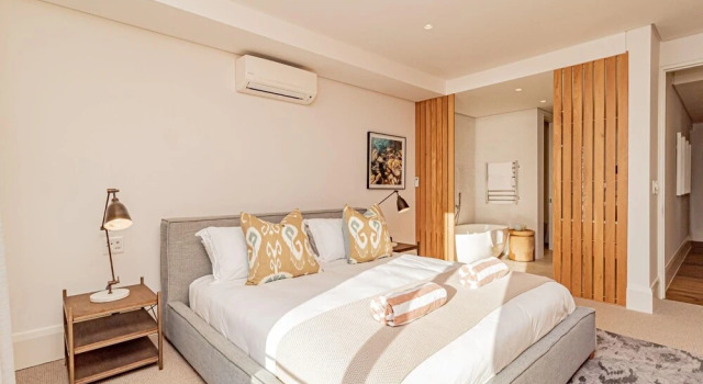 Modern Sea Point Apartment With Wonderful Sea Views Alpha Sunsets, Забронировать Апартаменты/квартира Отели Cape Peninsula с бассейном, Бассейн