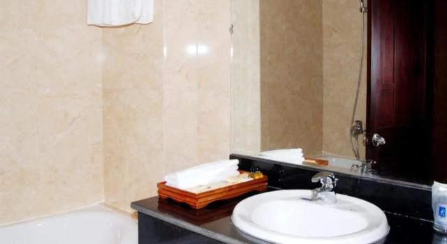 Номер Luxury Thien An Riverside Hotel