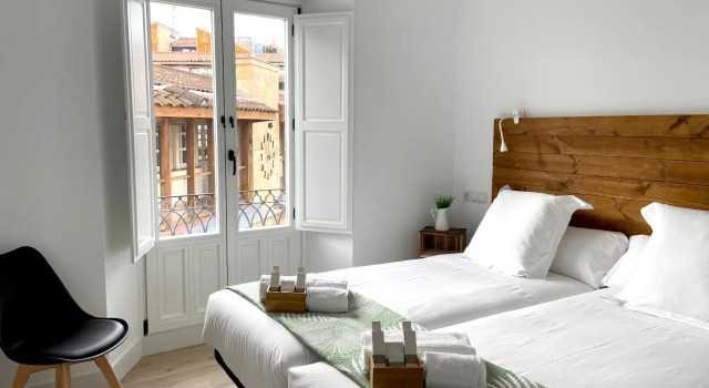 7 Kale Bed and Breakfast, Забронировать Отель Отели в центре Бильбао, в центре, Завтраки, Парковка