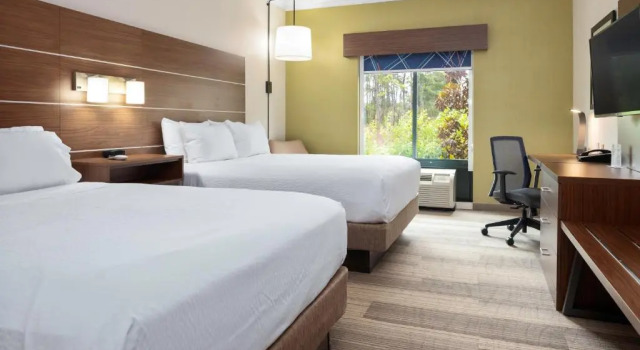 Четырёхместный номер Standard Holiday Inn Express & Suites Macon - I-475 by IHG