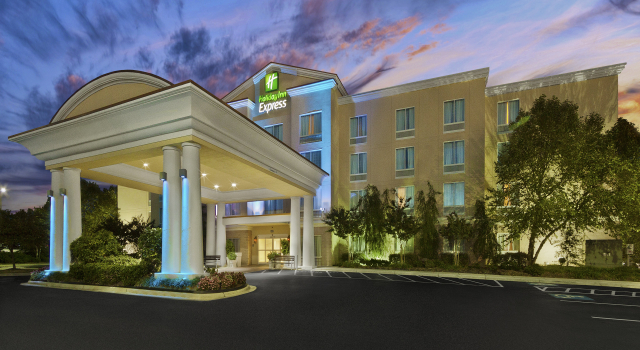 Holiday Inn Express Hotel & Suites - Concord by IHG, Забронировать Отель Конкорд Северная Каролина