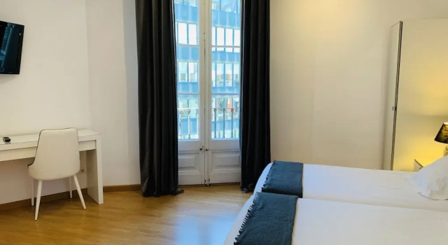 Двухместный номер Standard с балконом Super Balmes Guest House