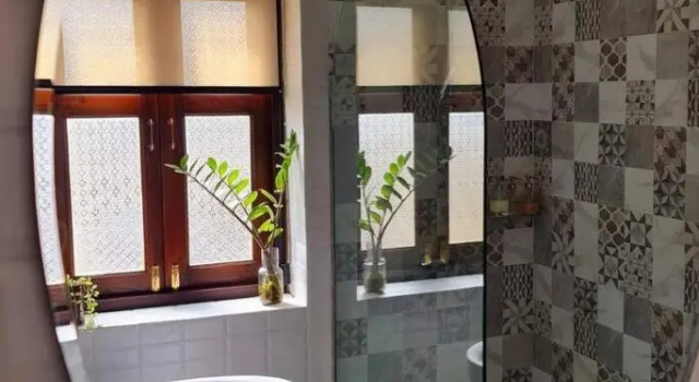 Sittisang2ndFloor บ้านสิทธิสังข์ ชั้นสอง, Забронировать Отель Отели Канчанабури с парковкой, рядом с Железнодорожный вокзал Канчанабури, Парковка